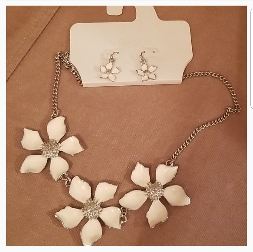 Flower Earrings & Necklace Set - Picture 1 of 6